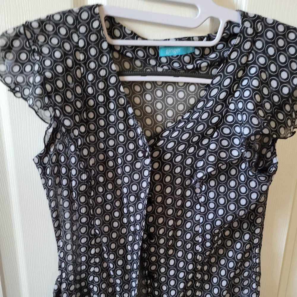 Ginger Flutter Sleeve V Neck Button Up Belted Top - Black White - Size S